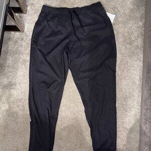 LULULEMON WOMENS JOGGER TRACK PANTS- BRAND NEW/ SIZE M